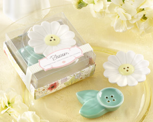 23040na_blossomspshaker_m ceramic wedding favors