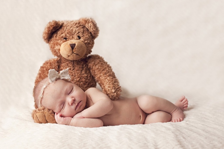 Adorable Photo Ideas for Your New Bundle of Joy Baby With Teddy Bear